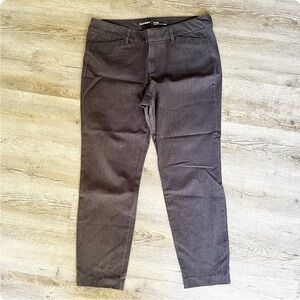 Old Navy Gray Pixie Pants Size 12